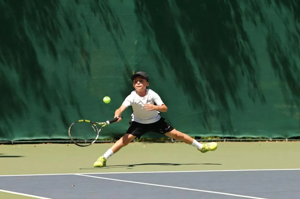Menino de 9 Anos de Sapezal Domina as Quadras e Enche a Cidade de Orgulho